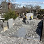 宇都宮市・北山霊園に、ゆったりとした6㎡の墓地に、全体の高さを抑えた洋型の墓石を建立しました。